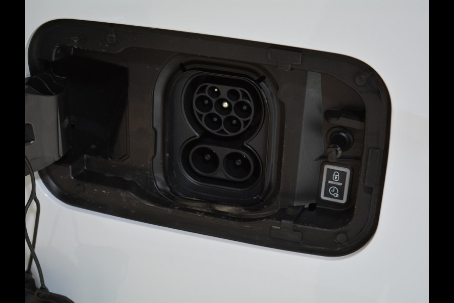 Peugeot e-Partner L1 50 kWh | 8 Jaar Garantie | warmtepomp | laadruimtebetimmering | Comfort stoel | Apple Carplay | camera | ECO LED koplampen | rijklaarprijs