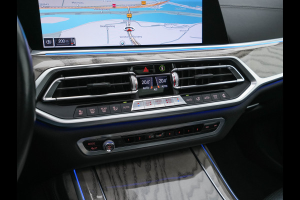 BMW X7 xDrive30d High Executive [ 7-Pers. ] Aut. *PANO | LEATHER | LASER-LED | HEAD-UP | SOFTCLOSE | BOWERS&WILKINS | BLINDSPOT | DIGI-COCKPIT | MEMORY-PACK | TOPVIEW | PRIVACY-GLASS | NAVI-FULLMAP | TOWBAR | 22''ALU*
