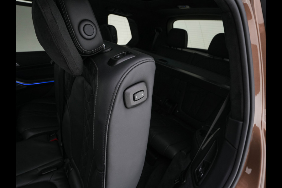 BMW X7 xDrive30d High Executive [ 7-Pers. ] Aut. *PANO | LEATHER | LASER-LED | HEAD-UP | SOFTCLOSE | BOWERS&WILKINS | BLINDSPOT | DIGI-COCKPIT | MEMORY-PACK | TOPVIEW | PRIVACY-GLASS | NAVI-FULLMAP | TOWBAR | 22''ALU*