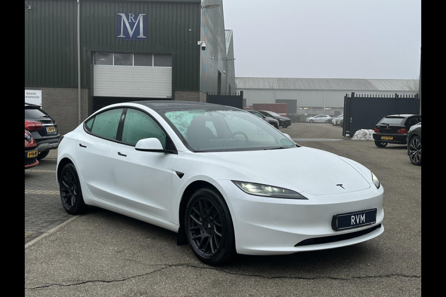 Tesla Model 3 Premium Long Range AWD 78 kWh | STOELVERWARMING VOOR/ACHTER | STUURVERWARMING | FABRIEKS GARANTIE T/M 20-06-2028 OF 80k KM | ELKT. ACHTERKLEP | ELKT. STOELEN |