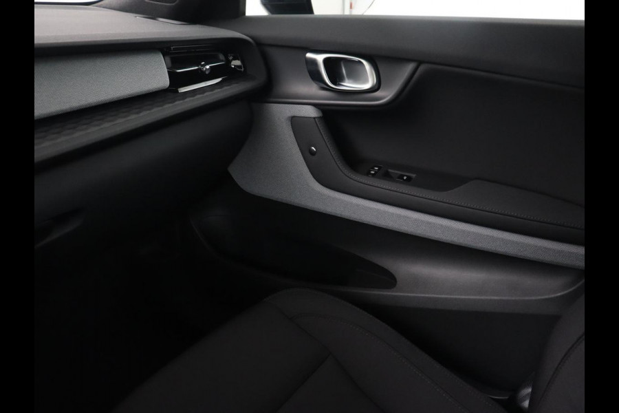 Polestar 2 Long Range Single Motor 78 kWh | Stoelverwarming | Keyless | Full LED | Carplay | Navigatie | 19'' | Elektrische stoelen | Climate control