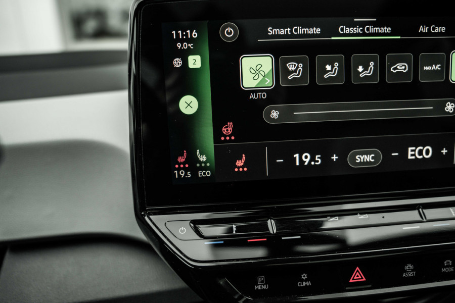 Volkswagen ID.3 First Max | SOH 91% | ACC | Lederen bekleding massage | HUD | Pano dak | Apple Car | Trekhaak VW |