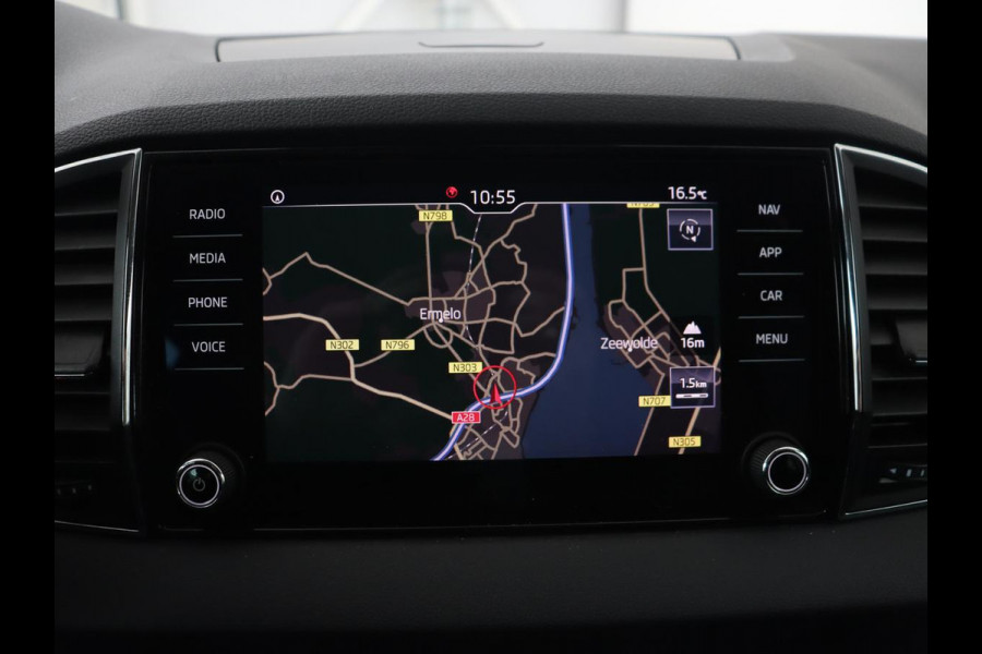 Škoda Karoq 1.0 TSI Style | Camera | Carplay | Navigatie | Full LED | Climate control | Parkeerhulp | Cruise control | Bluetooth