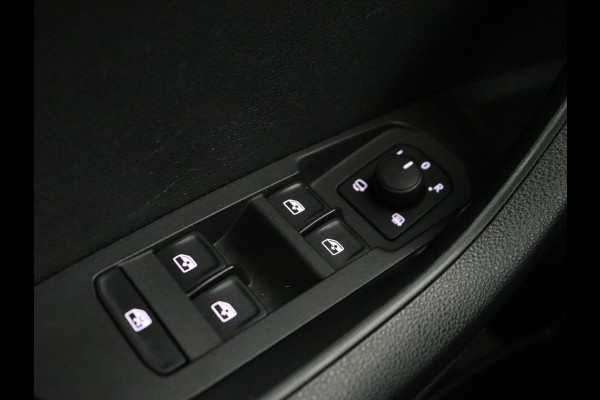 Škoda Karoq 1.0 TSI Style | Camera | Carplay | Navigatie | Full LED | Climate control | Parkeerhulp | Cruise control | Bluetooth