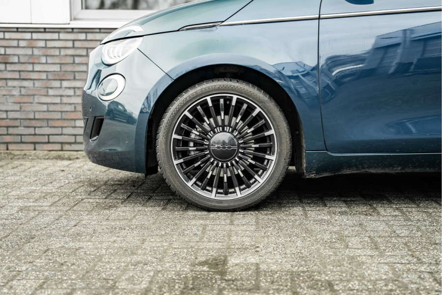 Fiat 500 La Prima 42 kWh | Pano | Leder | Full Led | Camera | ACC