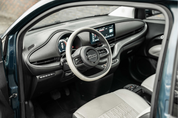 Fiat 500 La Prima 42 kWh | Pano | Leder | Full Led | Camera | ACC