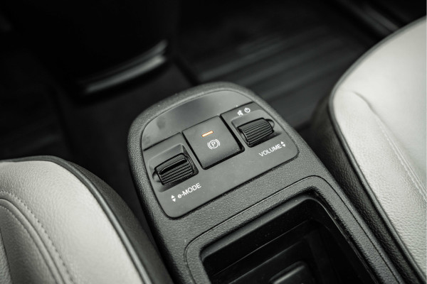 Fiat 500 La Prima 42 kWh | Pano | Leder | Full Led | Camera | ACC