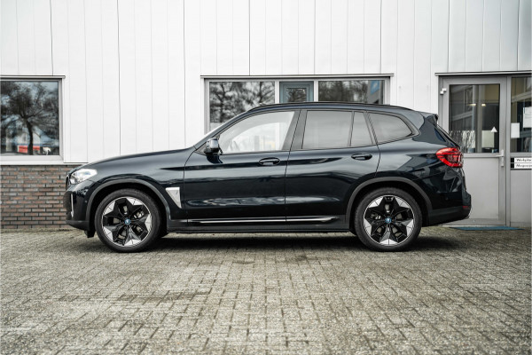 BMW iX3 Executive 80 kWh | Leder | Pano | AppleCarplay | Camera