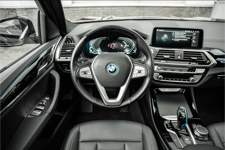 BMW iX3 Executive 80 kWh | Leder | Pano | AppleCarplay | Camera