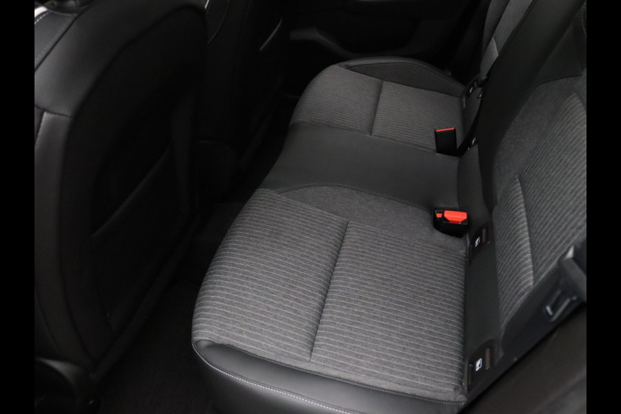 Renault Clio 100pk TCe Intens Cruise | Climate | Carplay | Parkeersens. achter