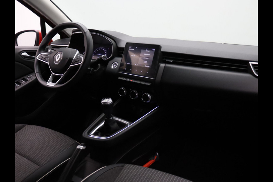 Renault Clio 100pk TCe Intens Cruise | Climate | Carplay | Parkeersens. achter