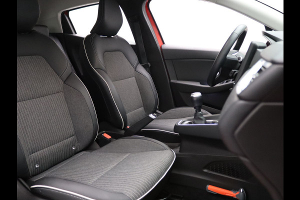 Renault Clio 100pk TCe Intens Cruise | Climate | Carplay | Parkeersens. achter