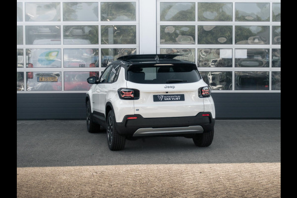 Jeep Avenger Summit 54 kWh | 17% Bijtelling | Schuif/Kanteldak | Leder&Winter Pack | Warmtepomp | Info&Convenience Pack