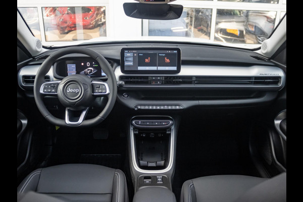 Jeep Avenger Summit 54 kWh | 17% Bijtelling | Schuif/Kanteldak | Leder&Winter Pack | Warmtepomp | Info&Convenience Pack