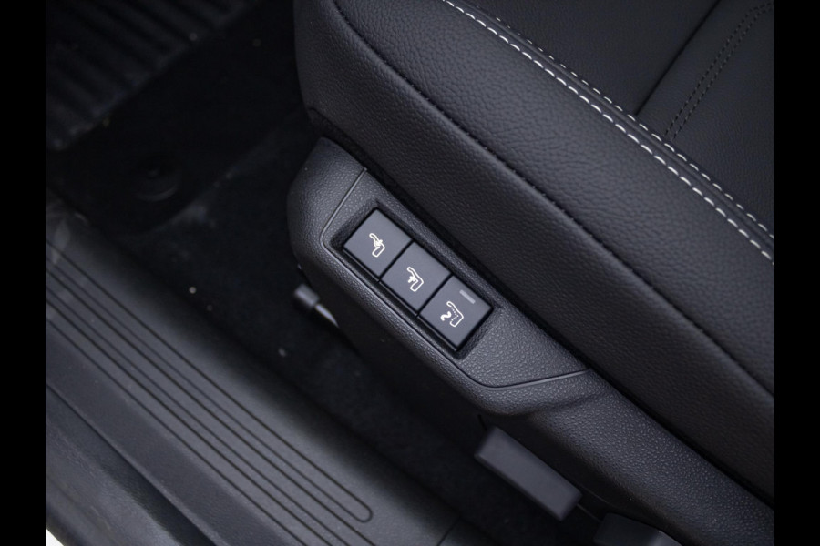 Jeep Avenger Summit 54 kWh | 17% Bijtelling | Schuif/Kanteldak | Leder&Winter Pack | Warmtepomp | Info&Convenience Pack