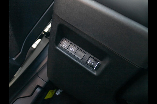 Jeep Avenger Summit 54 kWh | 17% Bijtelling | Schuif/Kanteldak | Leder&Winter Pack | Warmtepomp | Info&Convenience Pack