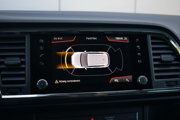 Seat Ateca 1.0 EcoTSI Style Business Intense | Trekhaak | Apple CarPlay | Camera | Climate