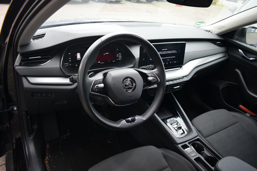 Škoda Octavia Combi 1.0 e-TSI Business Edition | Apple CarPlay | Stoelverw. | Camera | Sportstoelen