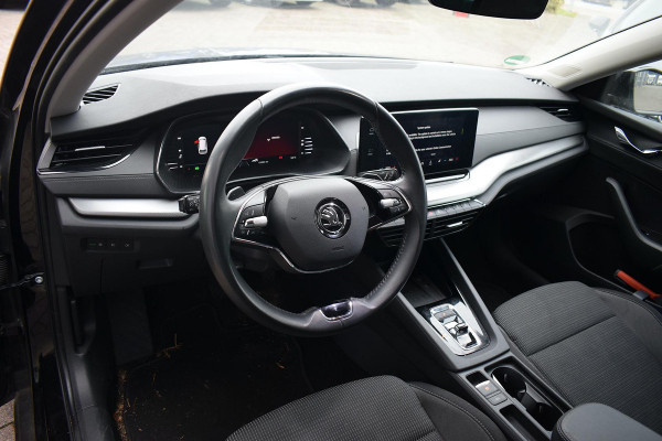 Škoda Octavia Combi 1.0 e-TSI Business Edition | Apple CarPlay | Stoelverw. | Camera | Sportstoelen