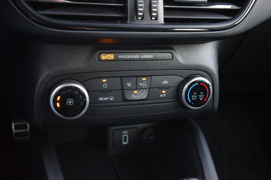 Ford FOCUS Wagon Wagon 1.5 EcoBoost ST Line Business | Apple CarPlay | Airco | Sportstoelen | Cruise