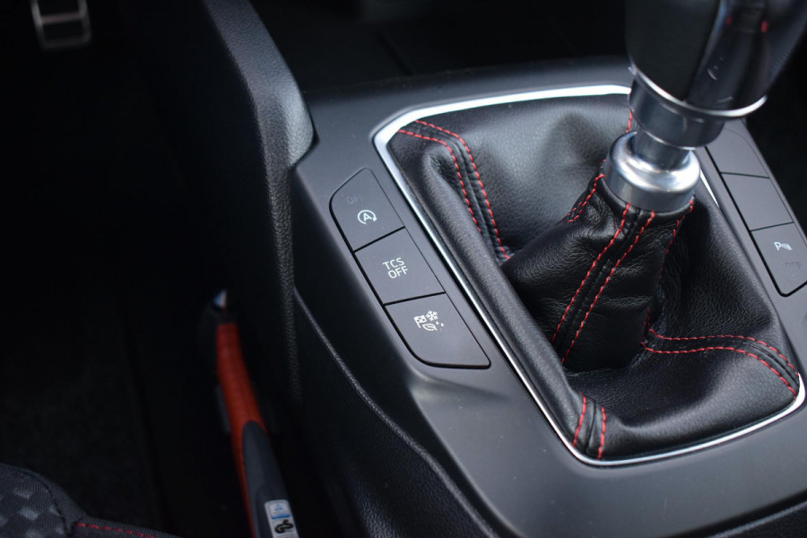 Ford FOCUS Wagon Wagon 1.5 EcoBoost ST Line Business | Apple CarPlay | Airco | Sportstoelen | Cruise