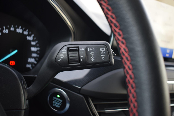 Ford FOCUS Wagon Wagon 1.5 EcoBoost ST Line Business | Apple CarPlay | Airco | Sportstoelen | Cruise