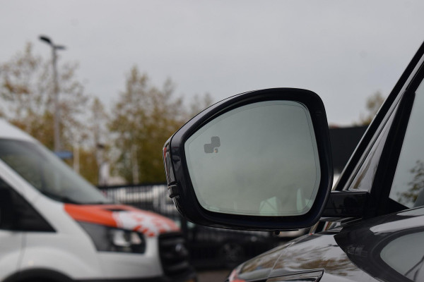 Land Rover Range Rover Evoque 2.0 P200 AWD R-Dynamic HSE | NAP | Meridian | Leer | Stuur- en Stoelverw.
