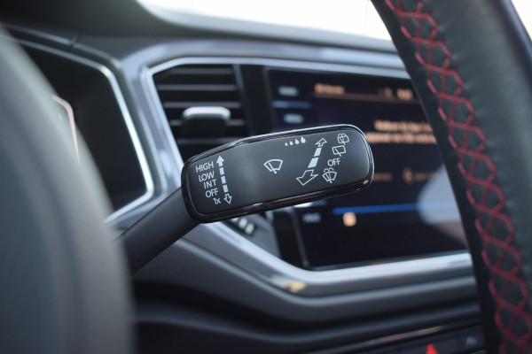 Volkswagen T-Roc 1.5 TSI Sport Business R | Pano | Half Leer | Virtual | Apple CarPlay