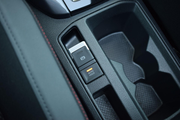 Volkswagen T-Roc 1.5 TSI Sport Business R | Pano | Half Leer | Virtual | Apple CarPlay