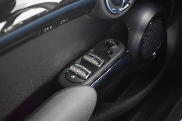 MINI Mini Mini 1.5 60 Years Edition | 5 Deurs | Half Leer | Stoelverw. | Apple CarPlay