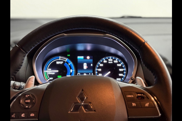 Mitsubishi Eclipse Cross 2.4 PHEV Instyle | Afneembare Trekhaak | Navigatie | Cruise Control | Camera | Elektrische stoel