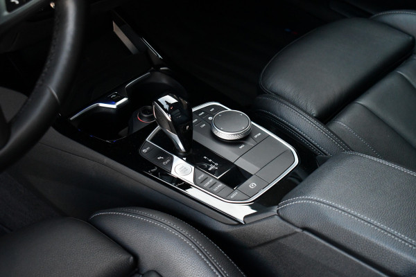 BMW 2 Serie Gran Coupé 218i M-Sport Pano M-zetels ACC H/K HUD 19inch NL-auto
