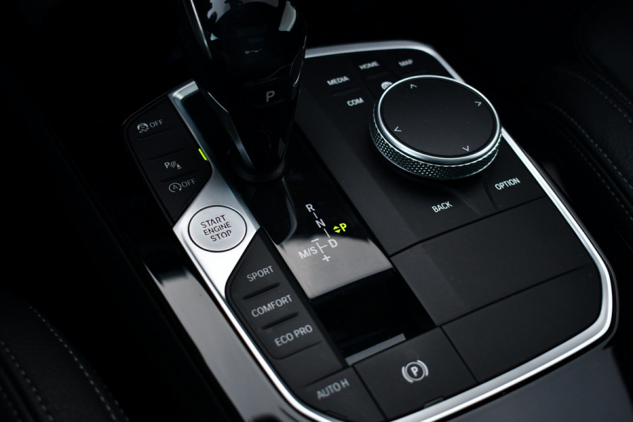 BMW 2 Serie Gran Coupé 218i M-Sport Pano M-zetels ACC H/K HUD 19inch NL-auto