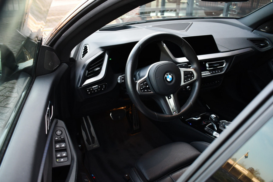 BMW 2 Serie Gran Coupé 218i M-Sport Pano M-zetels ACC H/K HUD 19inch NL-auto
