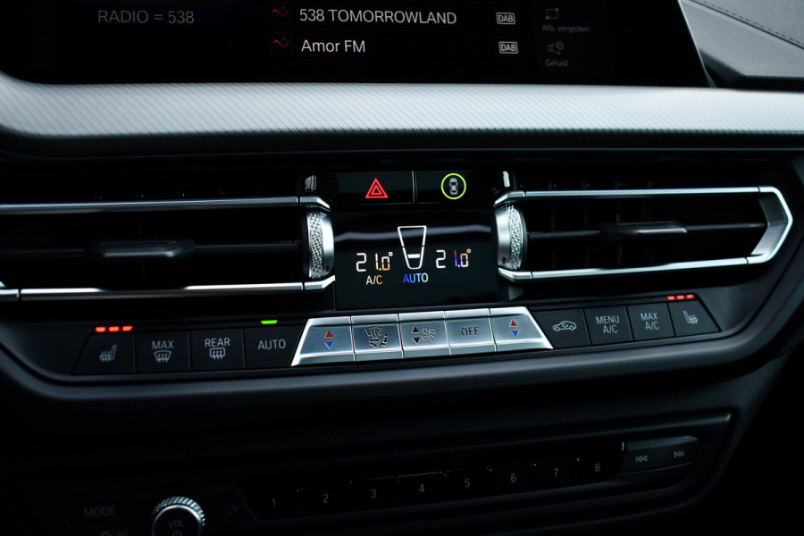 BMW 2 Serie Gran Coupé 218i M-Sport Pano M-zetels ACC H/K HUD 19inch NL-auto