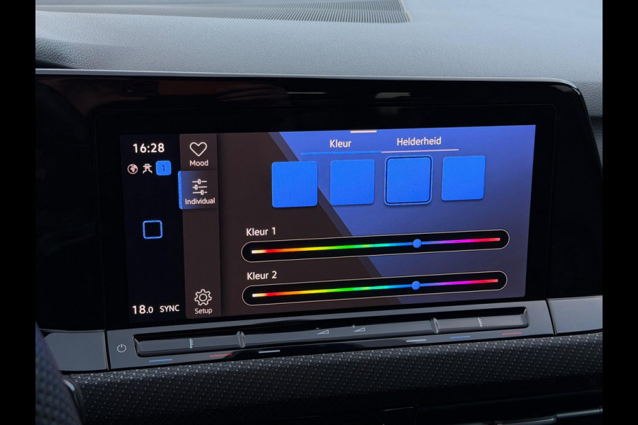 Volkswagen Golf 1.5 eTSI 3x R-Line CarPlay Camera