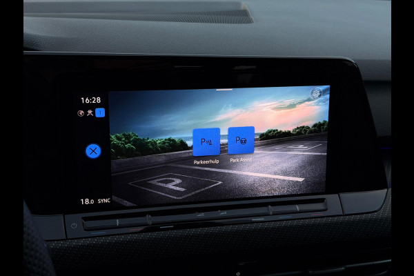 Volkswagen Golf 1.5 eTSI 3x R-Line CarPlay Camera