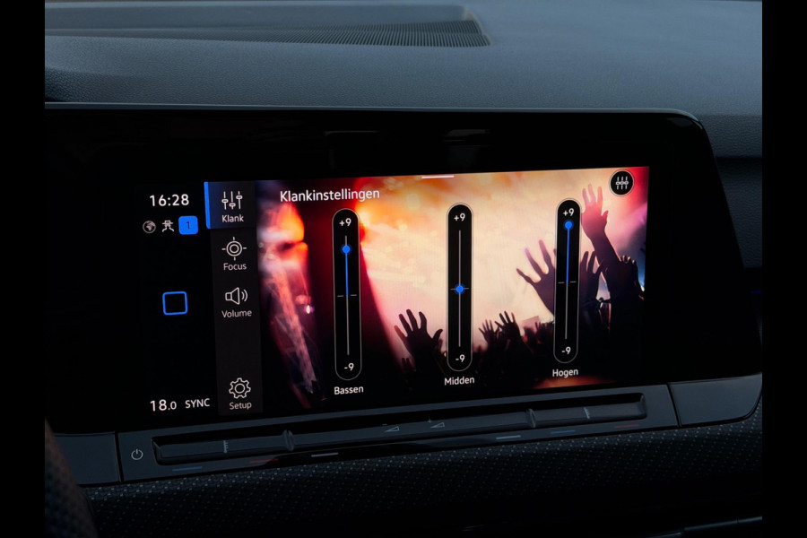 Volkswagen Golf 1.5 eTSI 3x R-Line CarPlay Camera