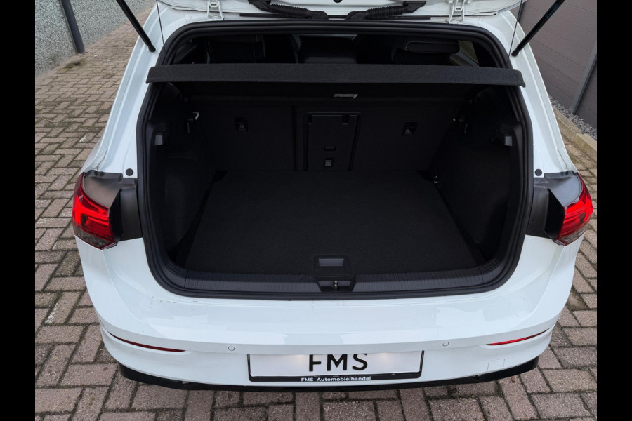 Volkswagen Golf 1.5 eTSI 3x R-Line CarPlay Camera