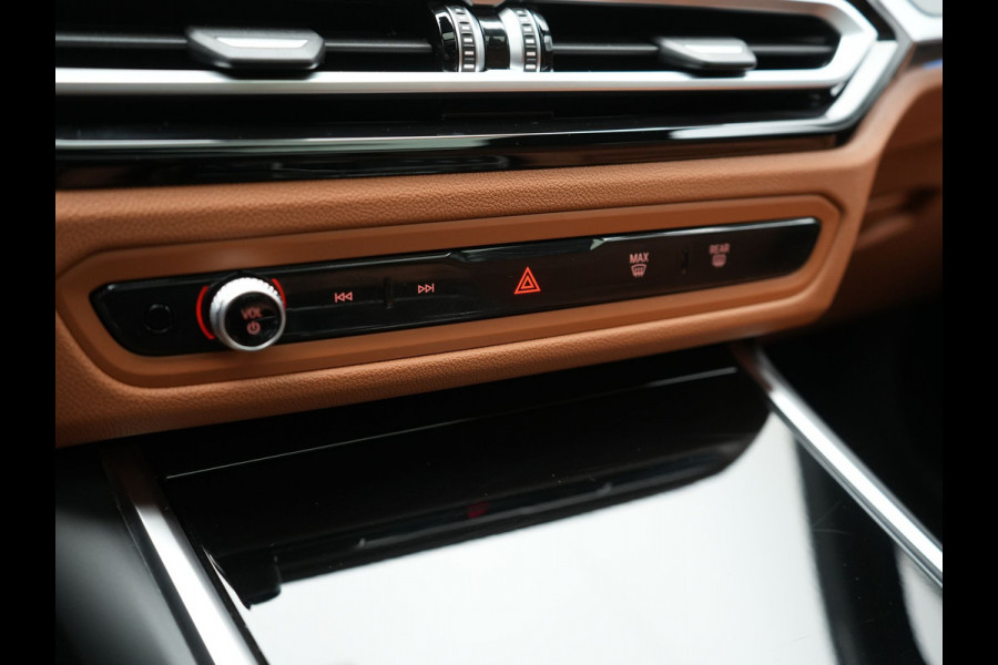 BMW 3 Serie Touring 320e Plug In Hybrid 204pk Dealer O.H. PHEV | Panodak | Widescreen Navi | Camera | Lederen Sportstoelen Verwarmd | Sfeerverlichting | Apple Carplay | Navigatie | Virtual | DAB | Tansanitblau II Metallic |