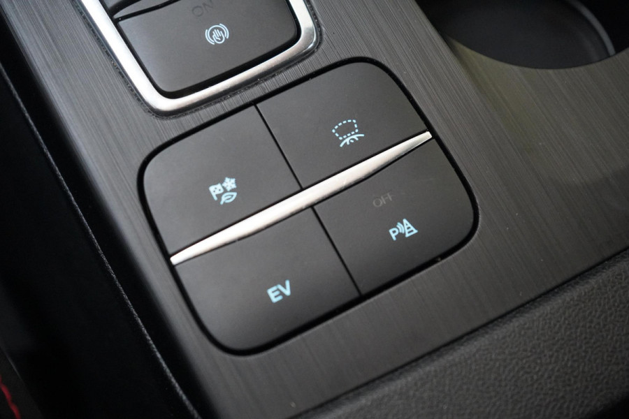 Ford Kuga 2.5 PHEV ST-Line | Navigatie | Head-Up | Stoelverwarming | Apple Carplay | Achteruitrijcamera