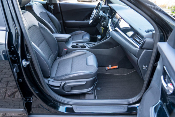 Kia Niro 1.6 GDi Hybrid DynamicLine|Prijs rijklaar incl 12 mnd garantie|Trekhaak Camera ACC Carplay