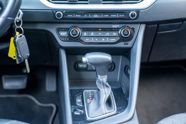 Kia Niro 1.6 GDi Hybrid DynamicLine|Prijs rijklaar incl 12 mnd garantie|Trekhaak Camera ACC Carplay