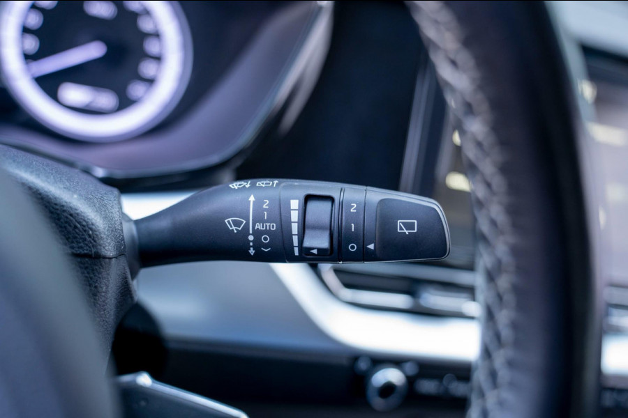 Kia Niro 1.6 GDi Hybrid DynamicLine|Prijs rijklaar incl 12 mnd garantie|Trekhaak Camera ACC Carplay