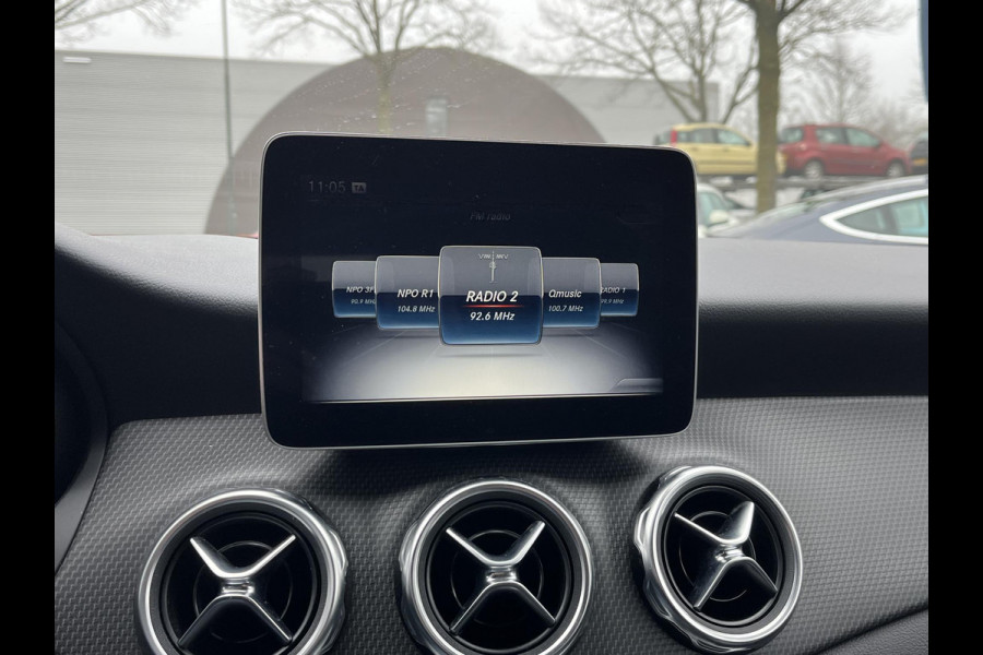 Mercedes-Benz GLA 180 Premium Plus Stoelverwarming | Climate Control | Camera | Top onderhouden | 12 maanden BOVAG-garantie
