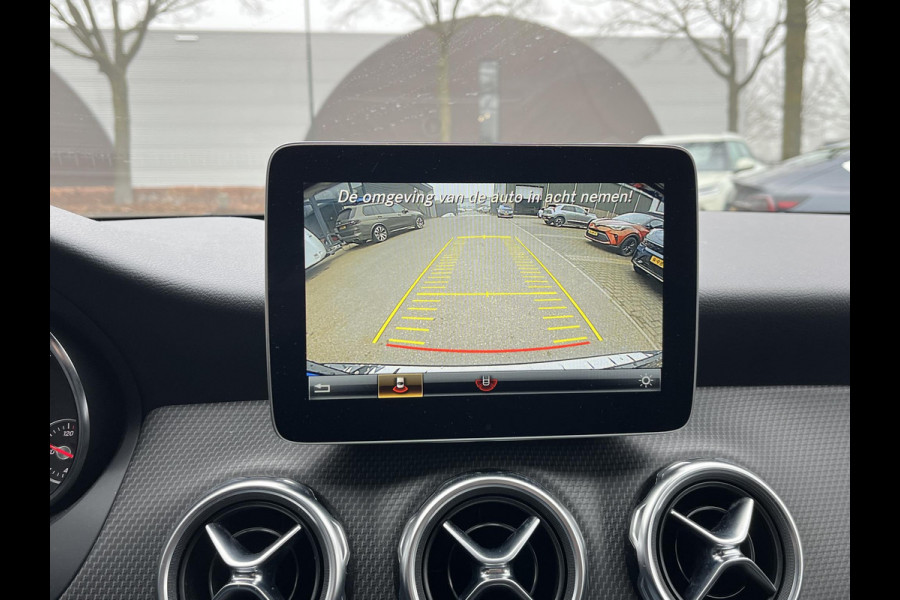 Mercedes-Benz GLA 180 Premium Plus Stoelverwarming | Climate Control | Camera | Top onderhouden | 12 maanden BOVAG-garantie