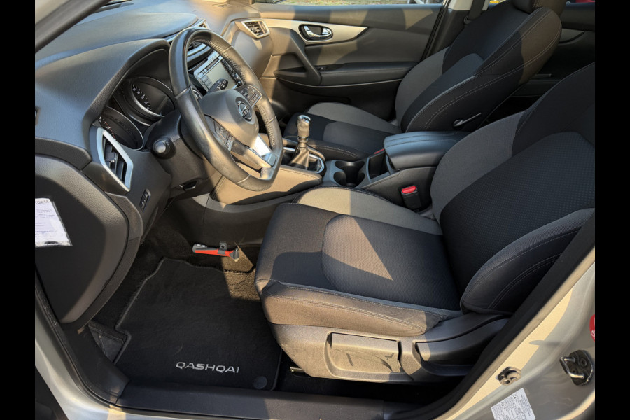 Nissan QASHQAI 1.3 DIG-T N-Connecta / Camera / Parkeersensoren / Trekhaak 1.300KG / Panoramadak / Carplay