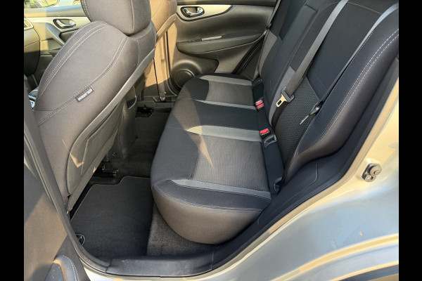 Nissan QASHQAI 1.3 DIG-T N-Connecta / Camera / Parkeersensoren / Trekhaak 1.300KG / Panoramadak / Carplay