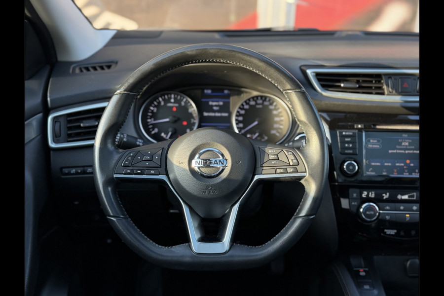 Nissan QASHQAI 1.3 DIG-T N-Connecta / Camera / Parkeersensoren / Trekhaak 1.300KG / Panoramadak / Carplay