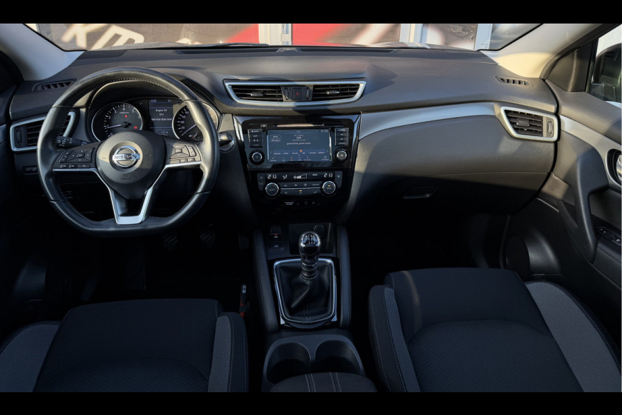 Nissan QASHQAI 1.3 DIG-T N-Connecta / Camera / Parkeersensoren / Trekhaak 1.300KG / Panoramadak / Carplay
